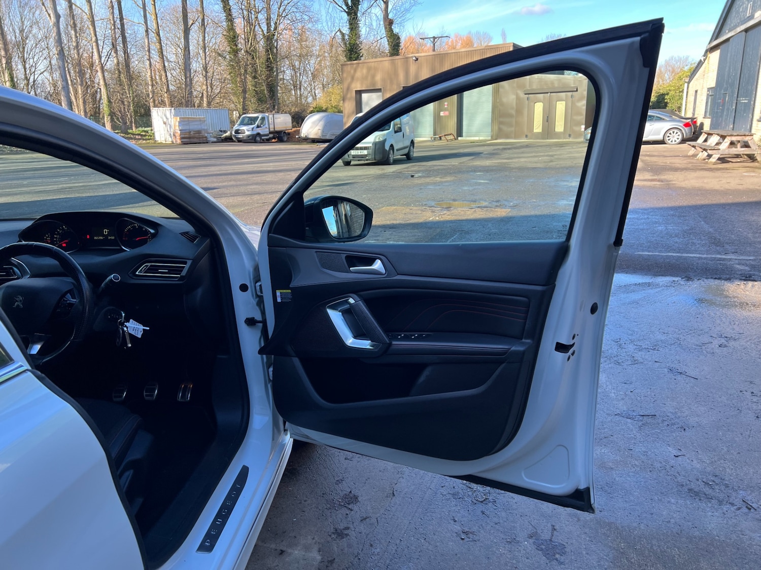 Used Peugeot 308 2018 for sale - 77556053: Photo 32