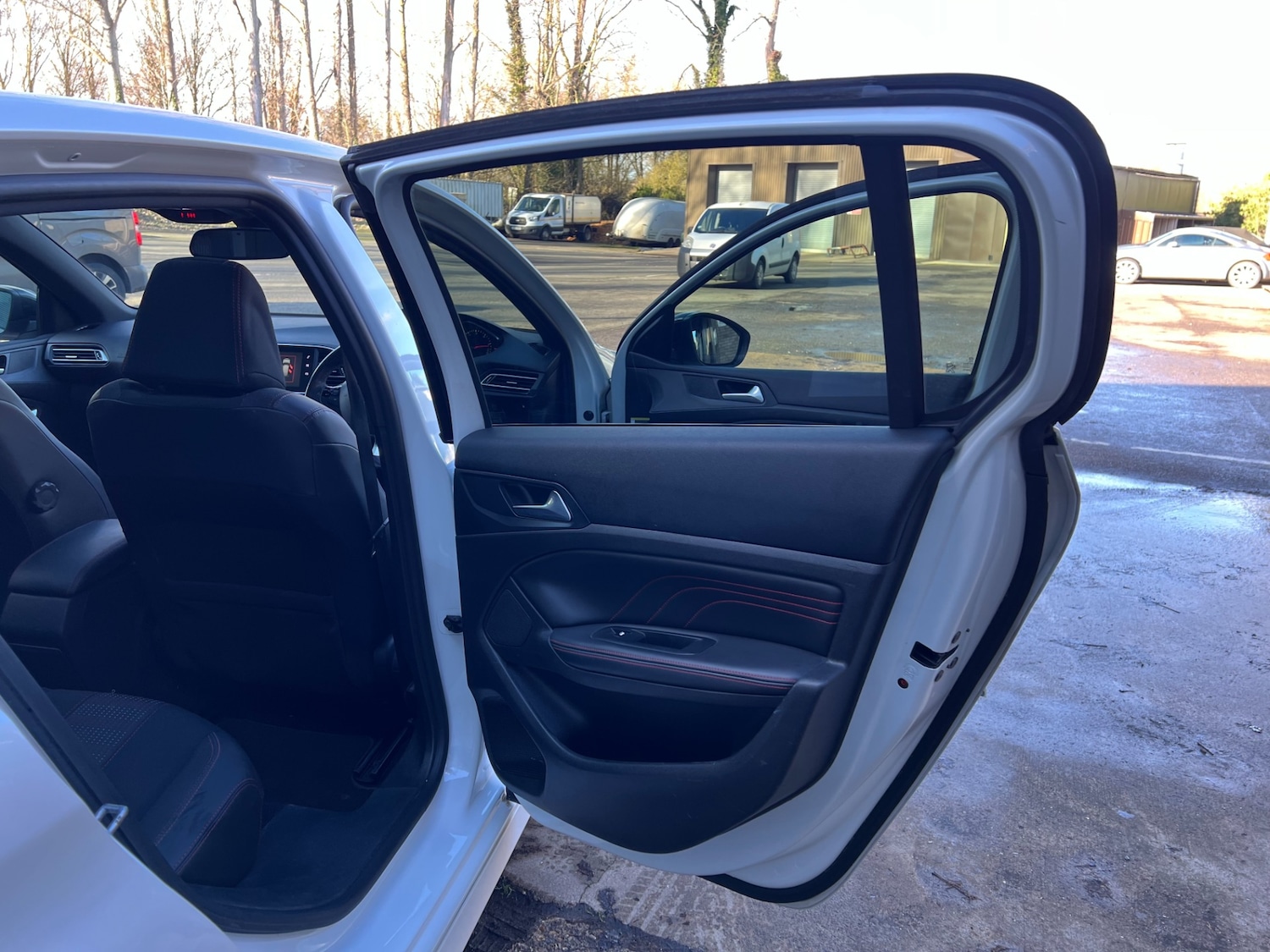 Used Peugeot 308 2018 for sale - 77556053: Photo 33