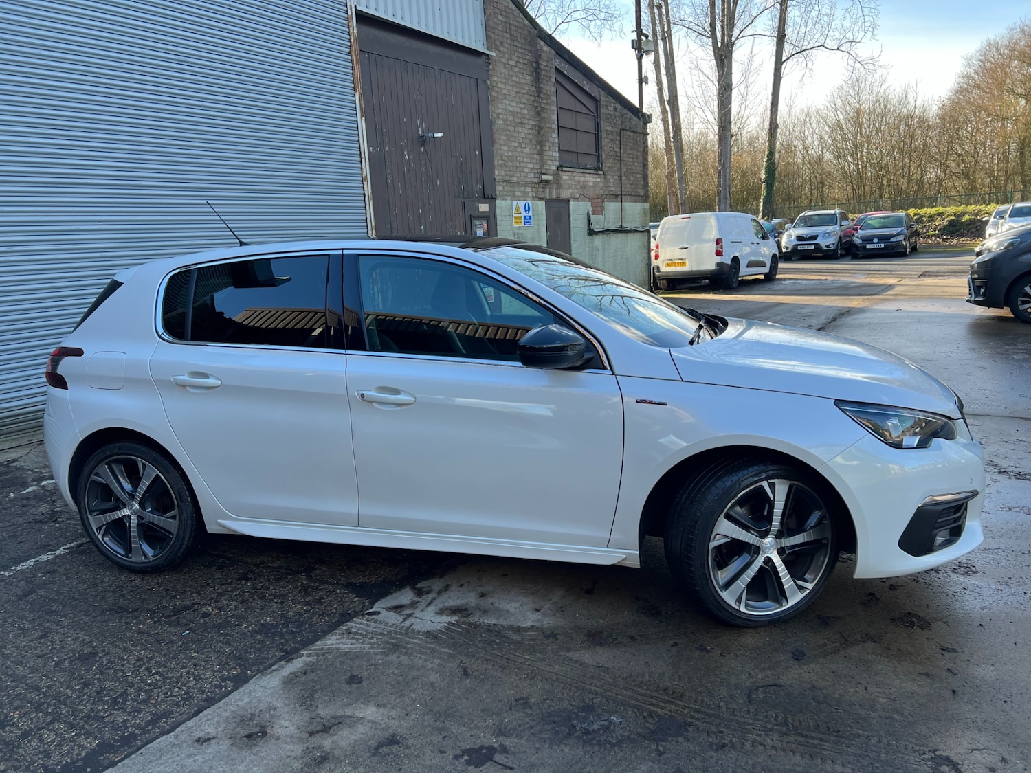 Used Peugeot 308 2018 for sale - 77556053: Photo 4