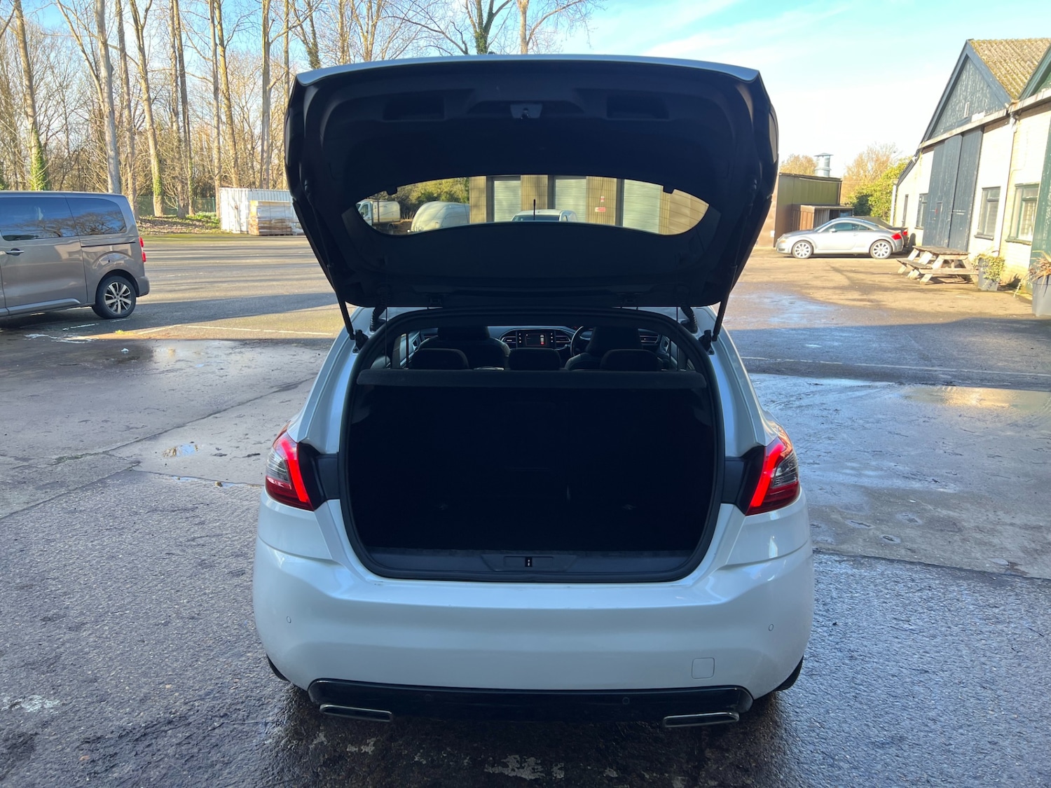 Used Peugeot 308 2018 for sale - 77556053: Photo 7