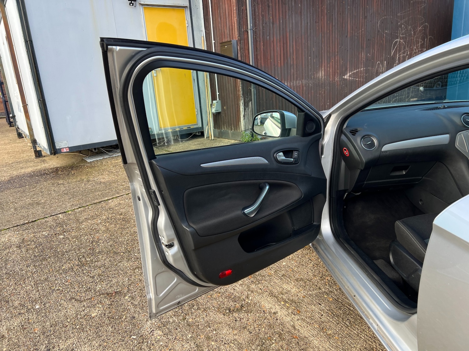 Used Ford Mondeo 2009 for sale - 76436674: Photo 28