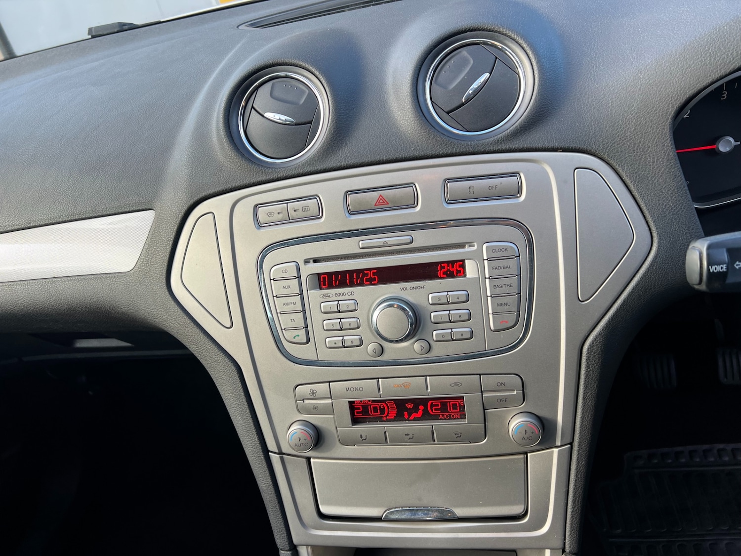 Used Ford Mondeo 2009 for sale - 76436674: Photo 37