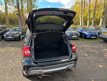 Used Mercedes-Benz GLA 2015 for sale - 76542953: Photo