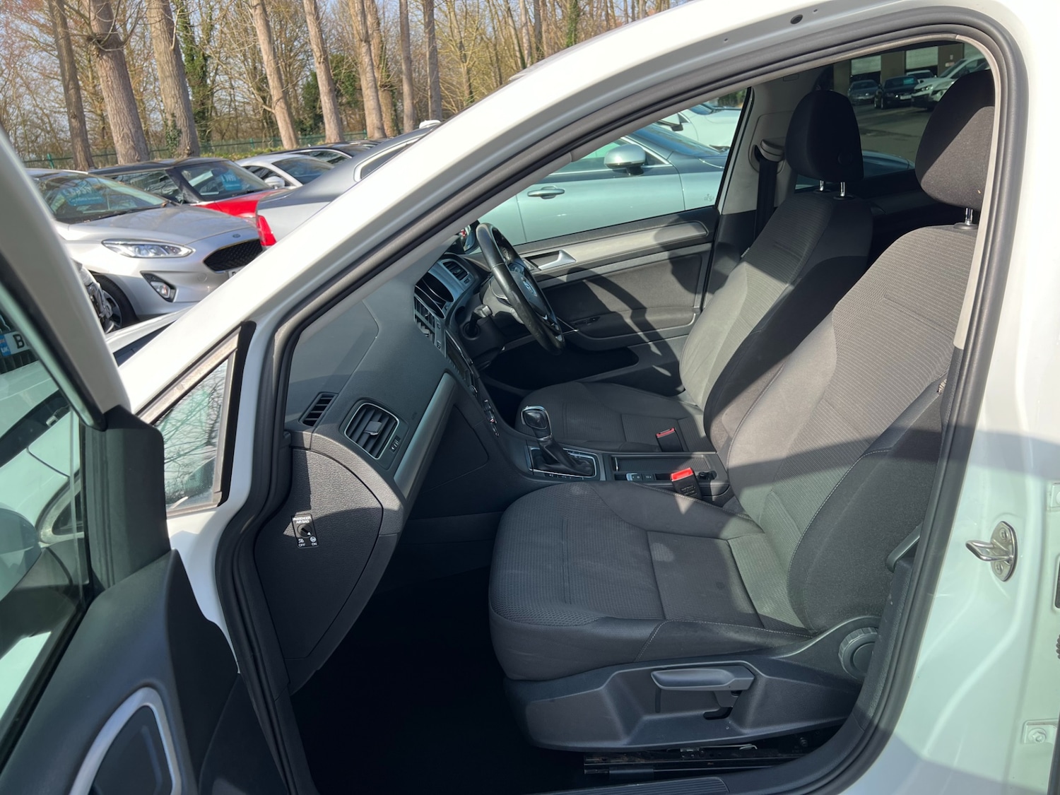 Used Volkswagen Golf 2016 for sale - 77663693: Photo 22