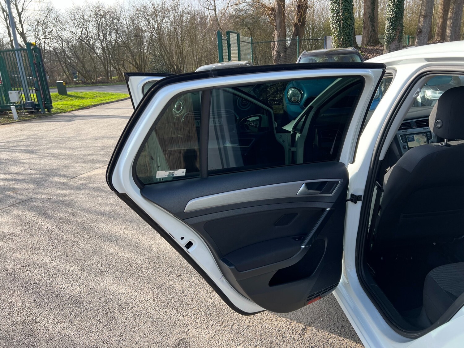 Used Volkswagen Golf 2016 for sale - 77663693: Photo 32