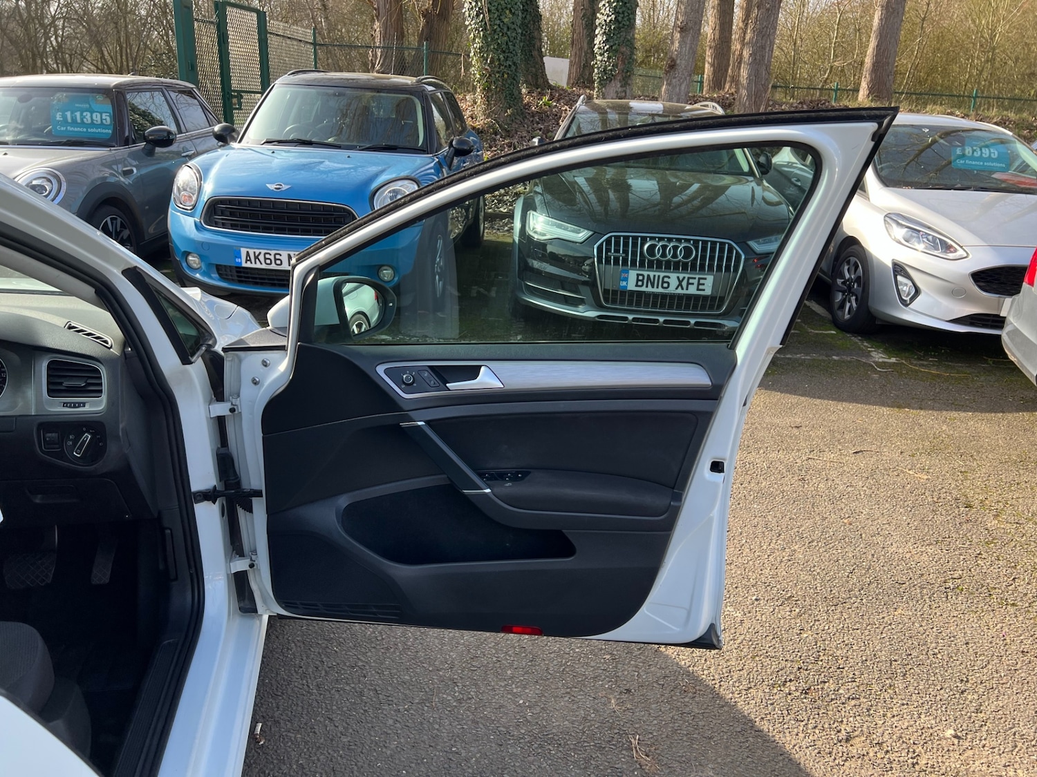 Used Volkswagen Golf 2016 for sale - 77663693: Photo 33