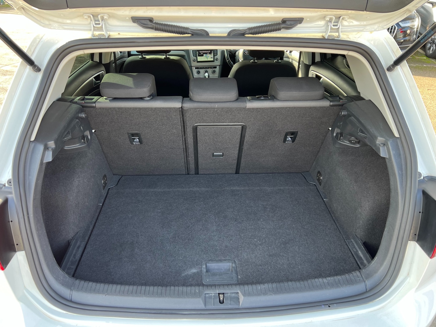 Used Volkswagen Golf 2016 for sale - 77663693: Photo 8