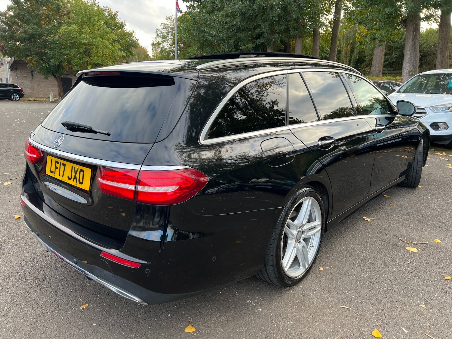 Used Mercedes-Benz E Class 2017 for sale - 76209160: Photo 5