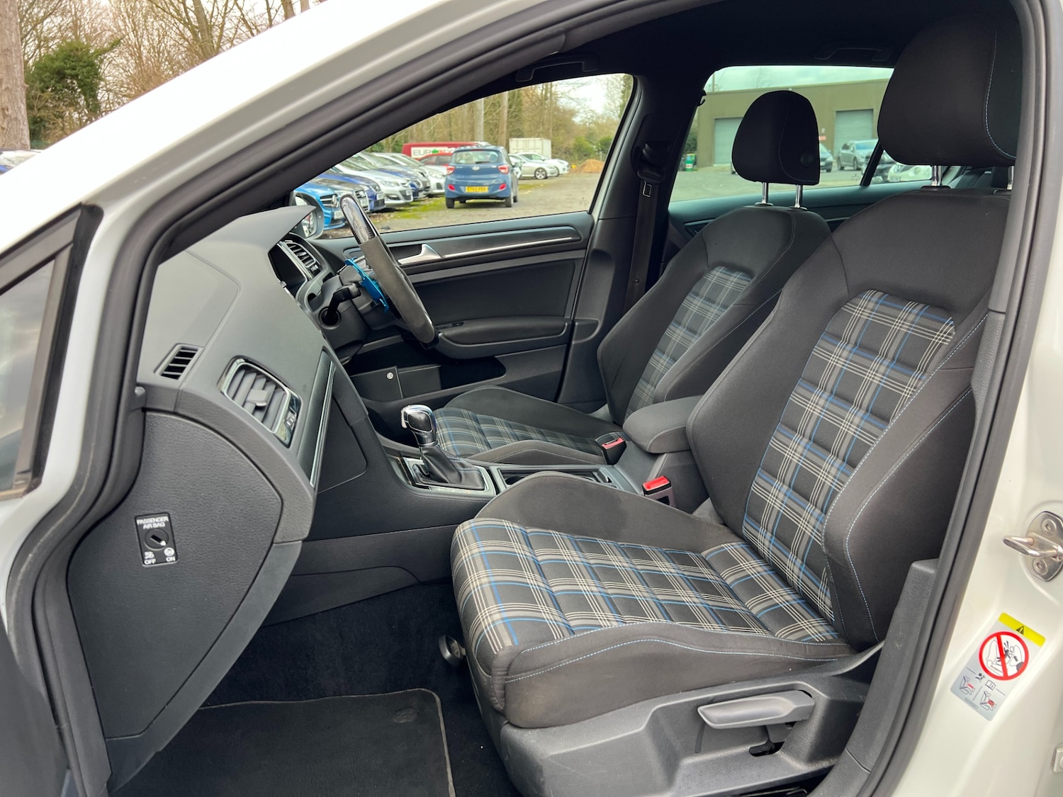 Used Volkswagen Golf 2017 for sale - 76919062: Photo 16