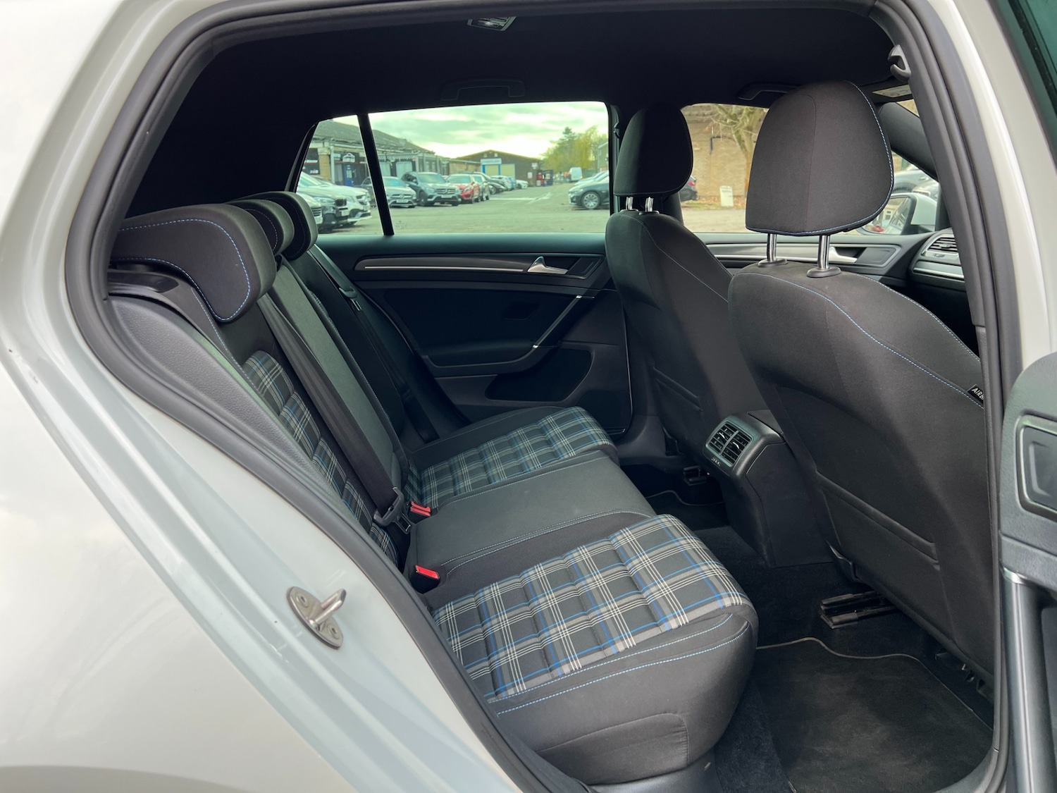 Used Volkswagen Golf 2017 for sale - 76919062: Photo 23