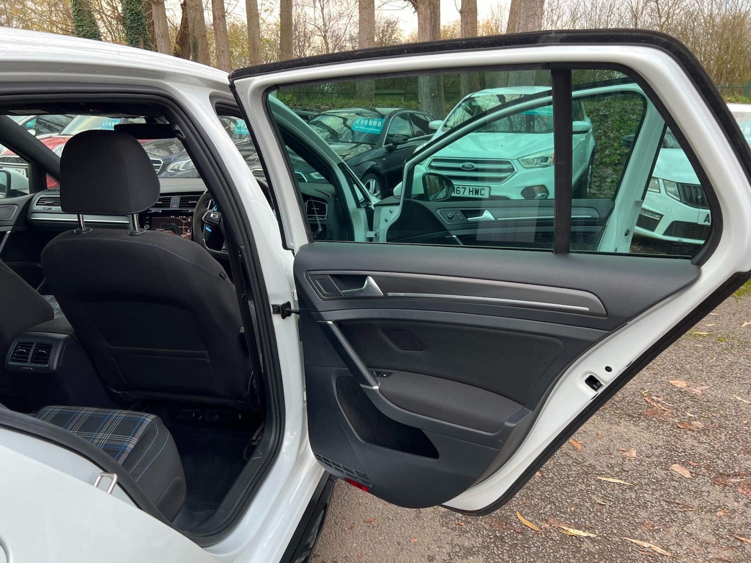 Used Volkswagen Golf 2017 for sale - 76919062: Photo 39