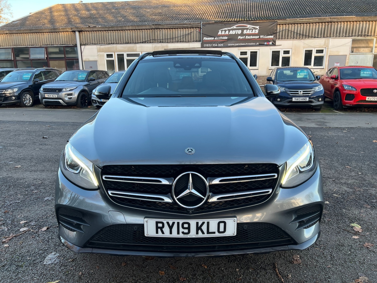 Used Mercedes-Benz GLC 2019 for sale - 76696571: Photo 2