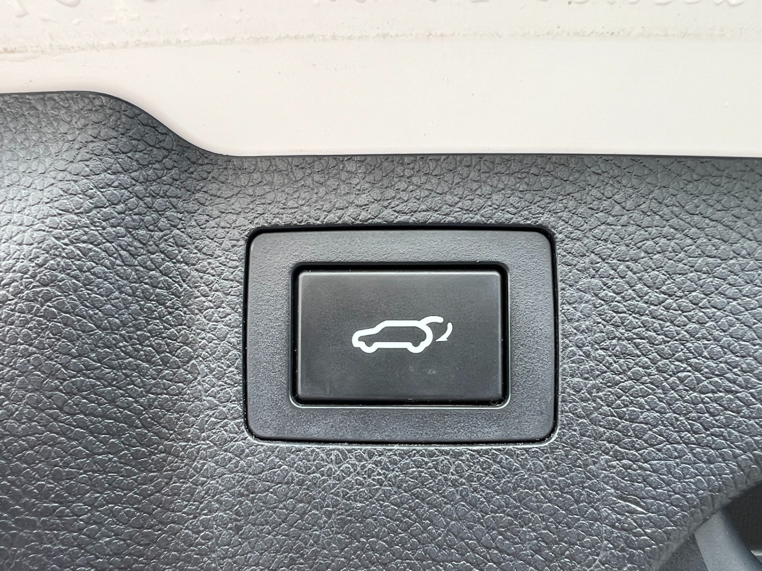 Used Hyundai Santa Fe 2015 for sale - 77261079: Photo 16