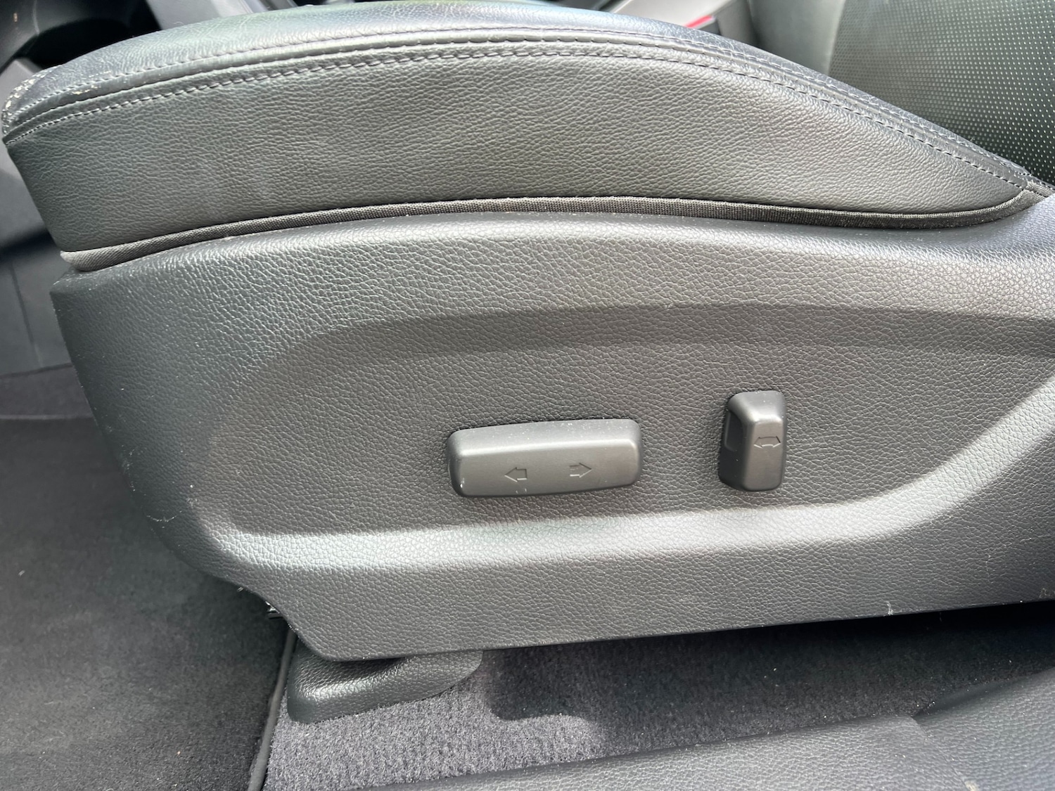 Used Hyundai Santa Fe 2015 for sale - 77261079: Photo 24