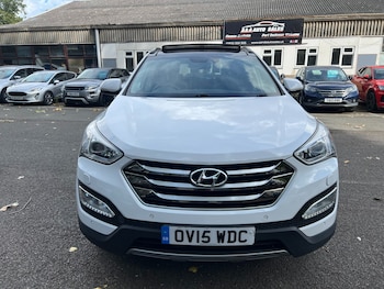 Used Hyundai Santa Fe 2015 for sale - 77261079: Photo