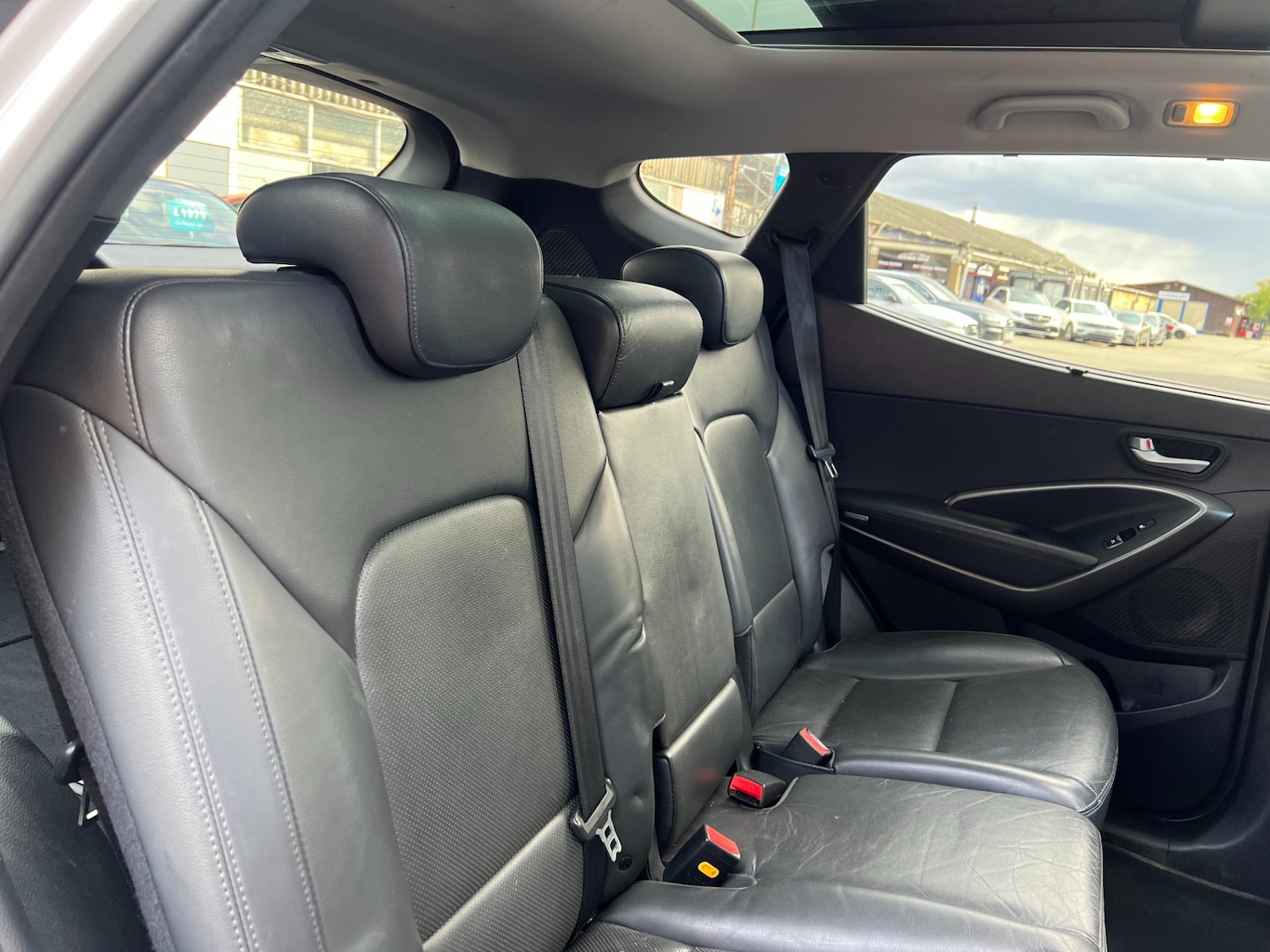 Used Hyundai Santa Fe 2015 for sale - 77261079: Photo 30