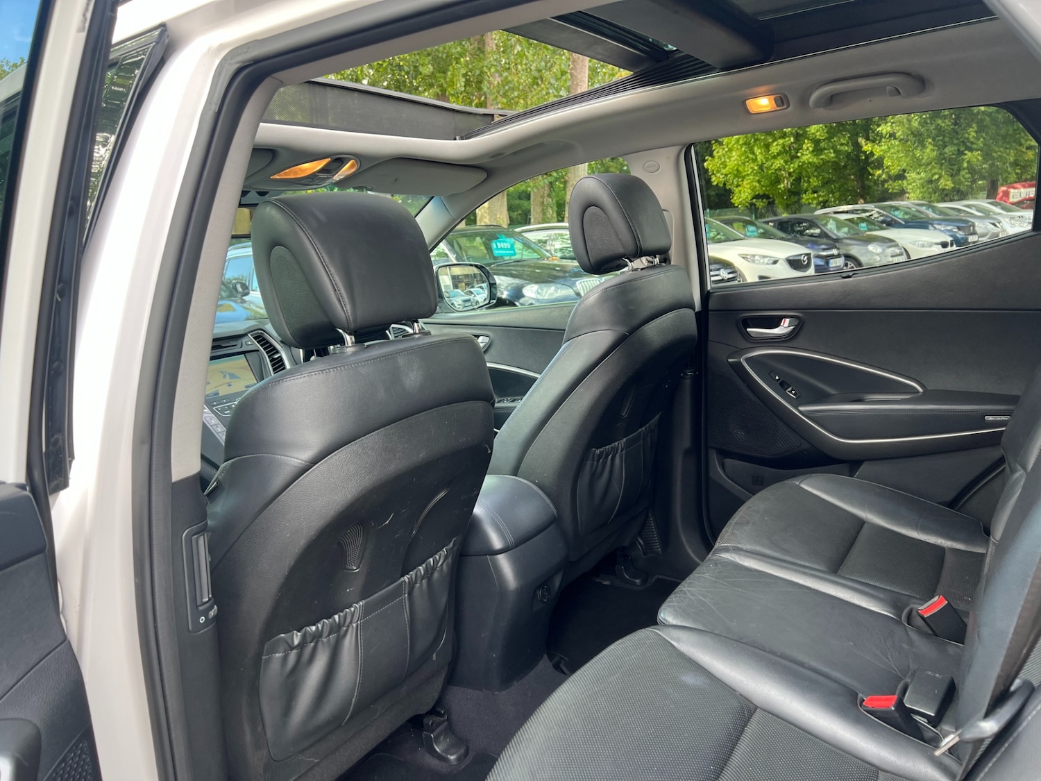 Used Hyundai Santa Fe 2015 for sale - 77261079: Photo 31