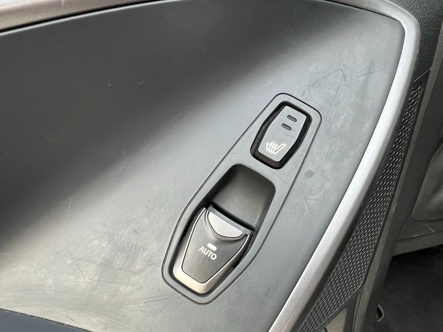 Used Hyundai Santa Fe 2015 for sale - 77261079: Photo 33