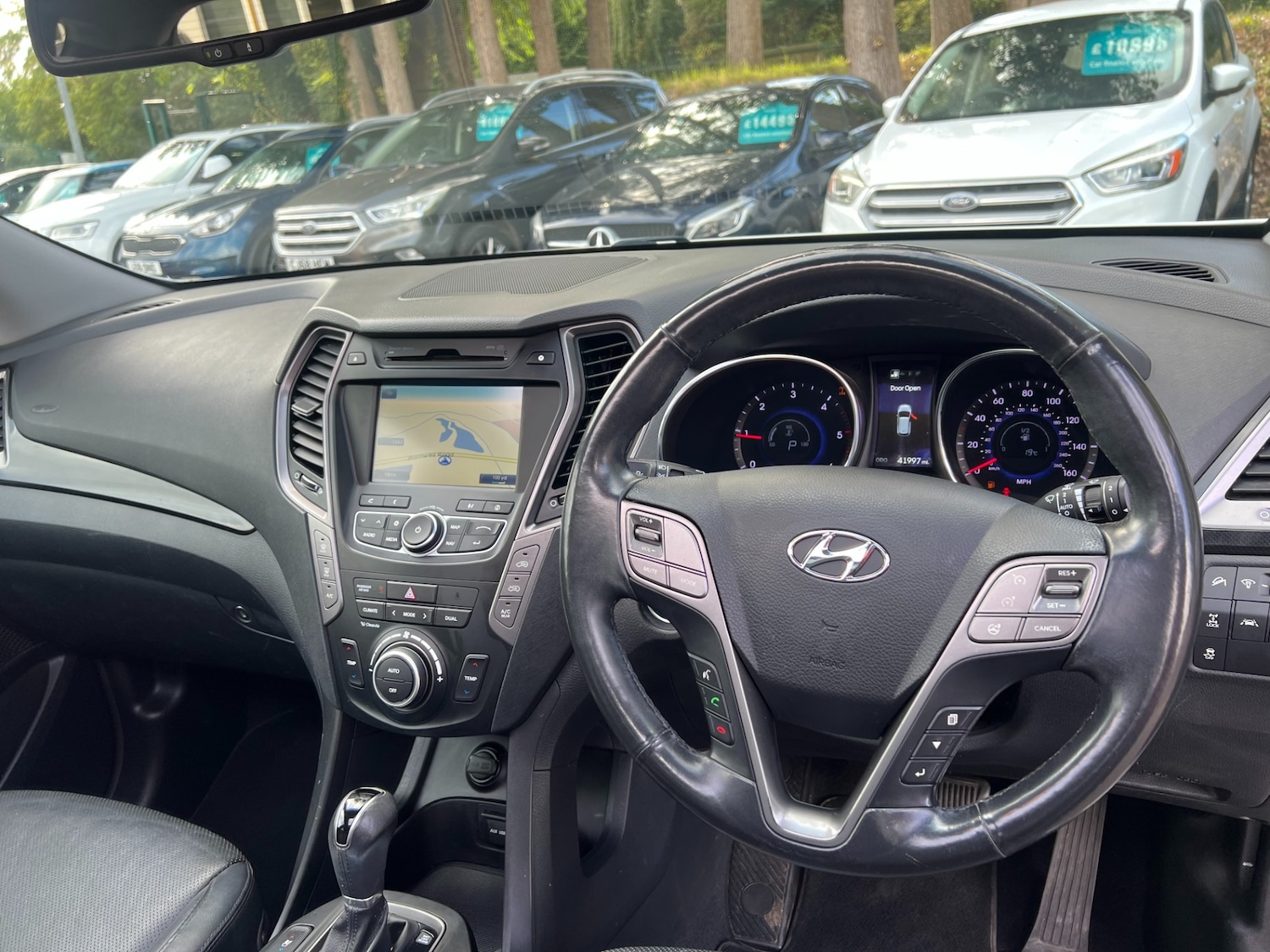 Used Hyundai Santa Fe 2015 for sale - 77261079: Photo 38