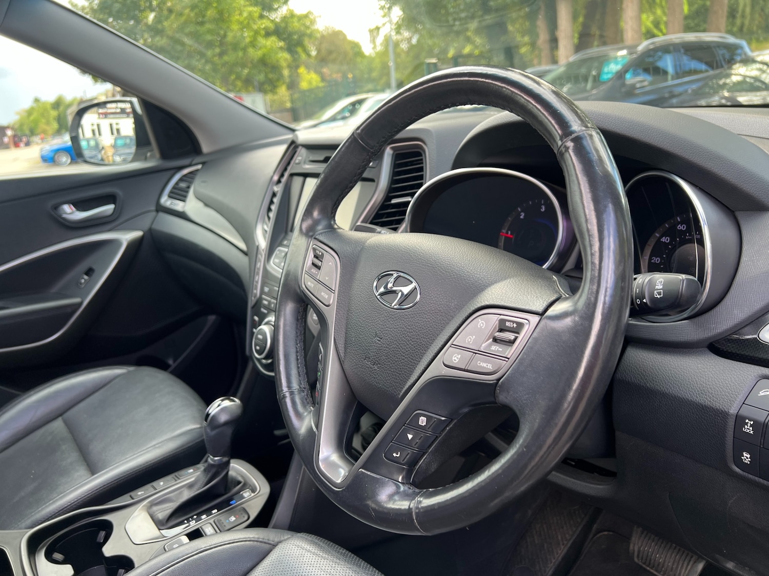 Used Hyundai Santa Fe 2015 for sale - 77261079: Photo 39