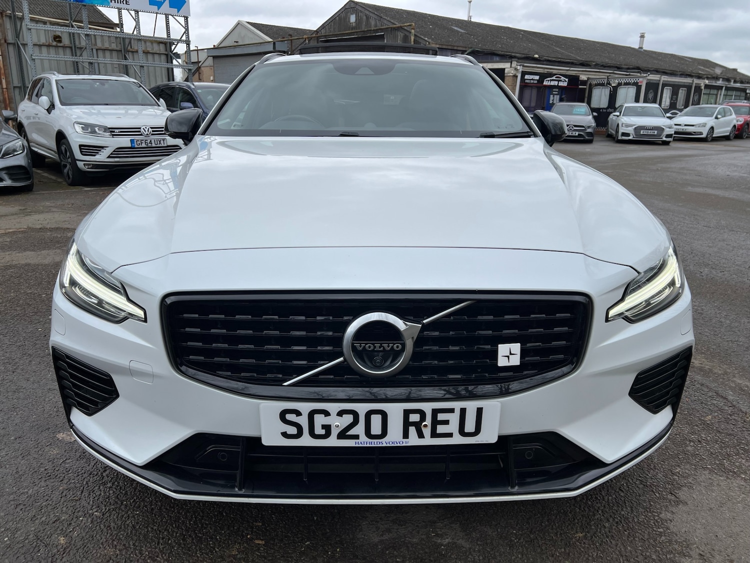 Used Volvo V60 2020 for sale - 78040597: Photo 2