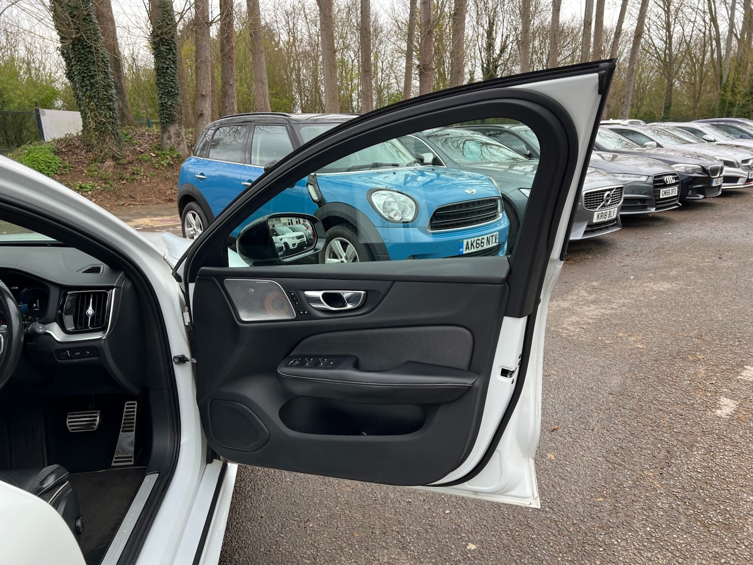 Used Volvo V60 2020 for sale - 78040597: Photo 36