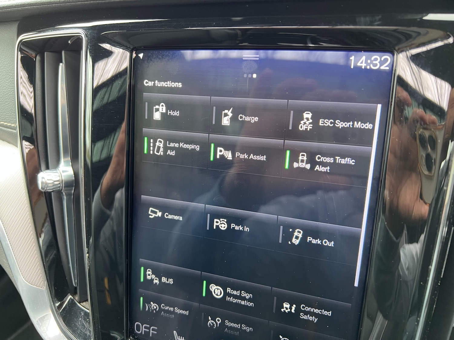 Used Volvo V60 2020 for sale - 78040597: Photo 56