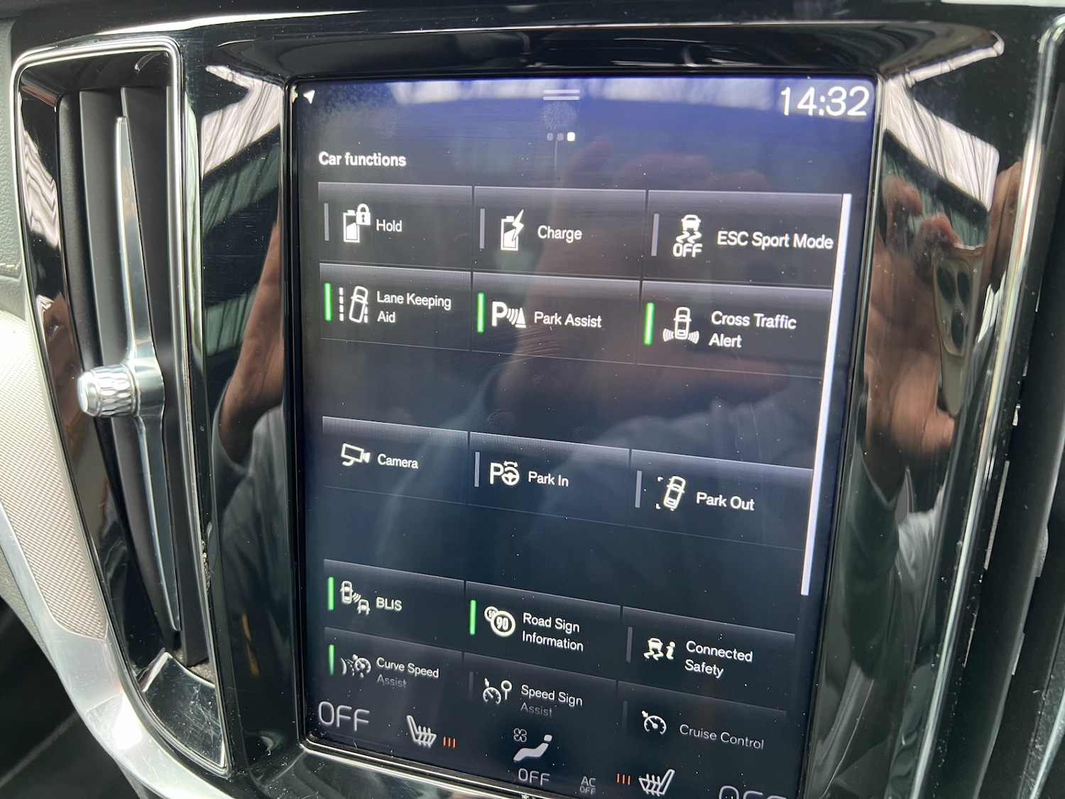 Used Volvo V60 2020 for sale - 78040597: Photo 57