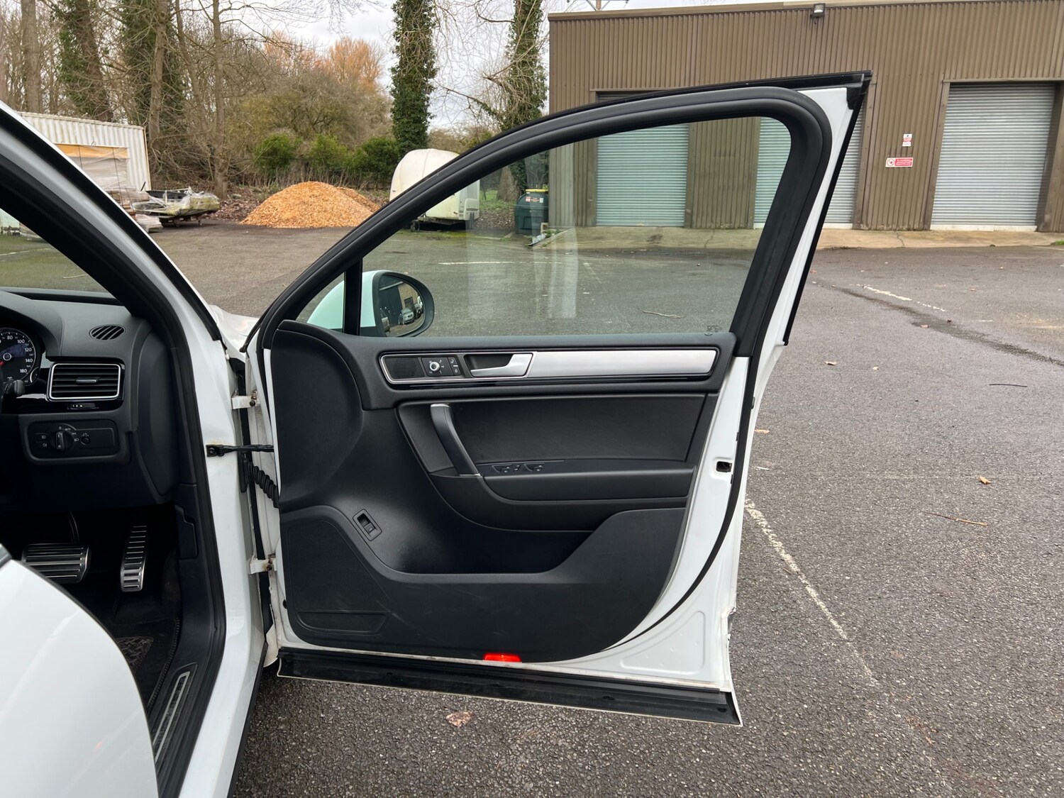 Used Volkswagen Touareg 2014 for sale - 77630175: Photo 34