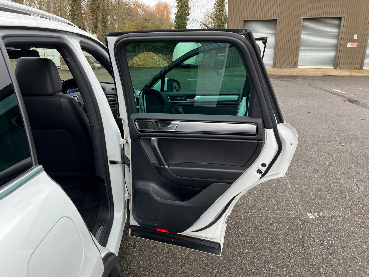 Used Volkswagen Touareg 2014 for sale - 77630175: Photo 35