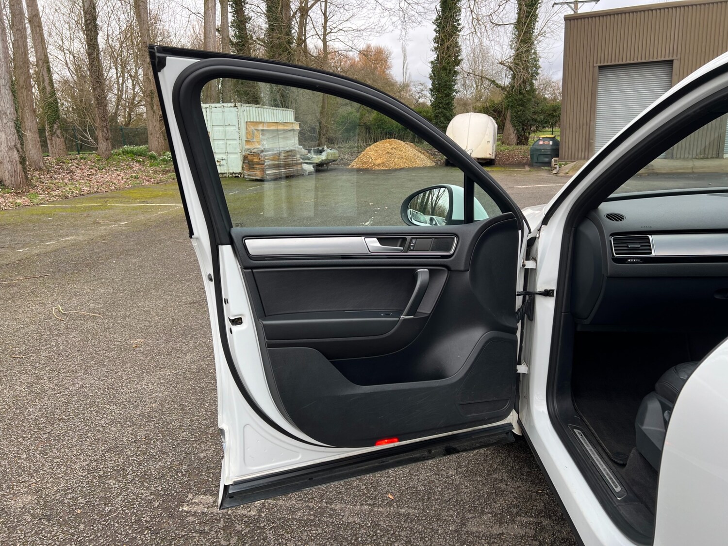 Used Volkswagen Touareg 2014 for sale - 77630175: Photo 36