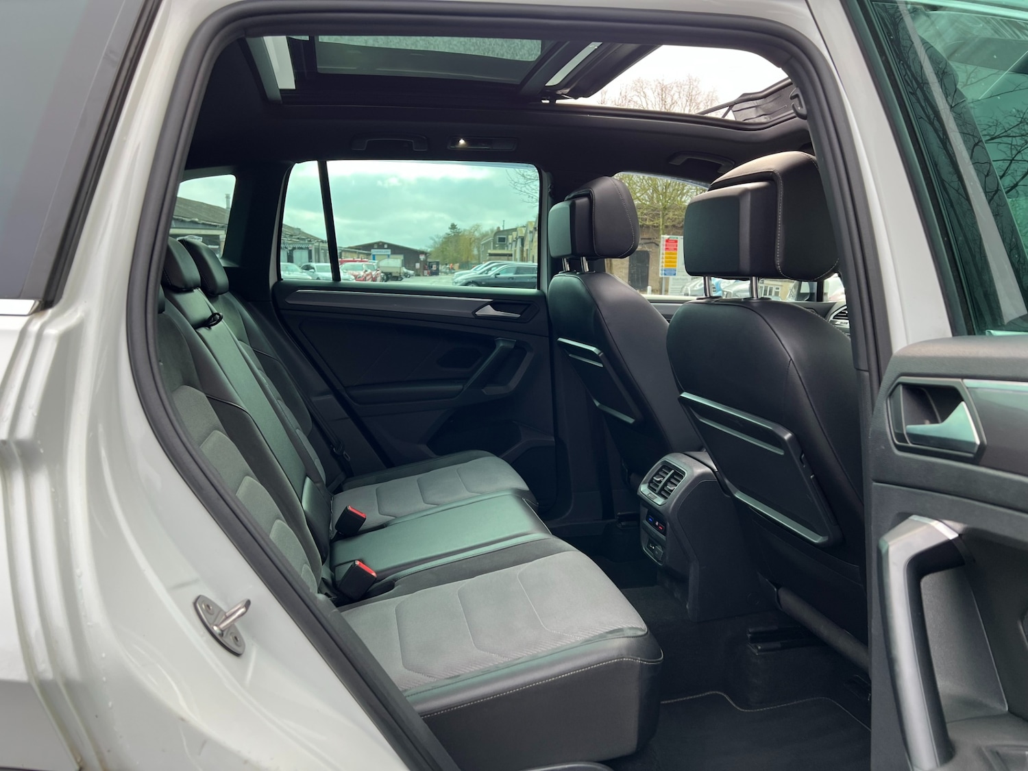 Used Volkswagen Tiguan 2018 for sale - 77435347: Photo 34