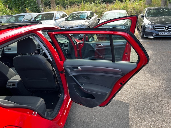 Used Volkswagen Golf 2018 for sale - 75025853: Photo 30