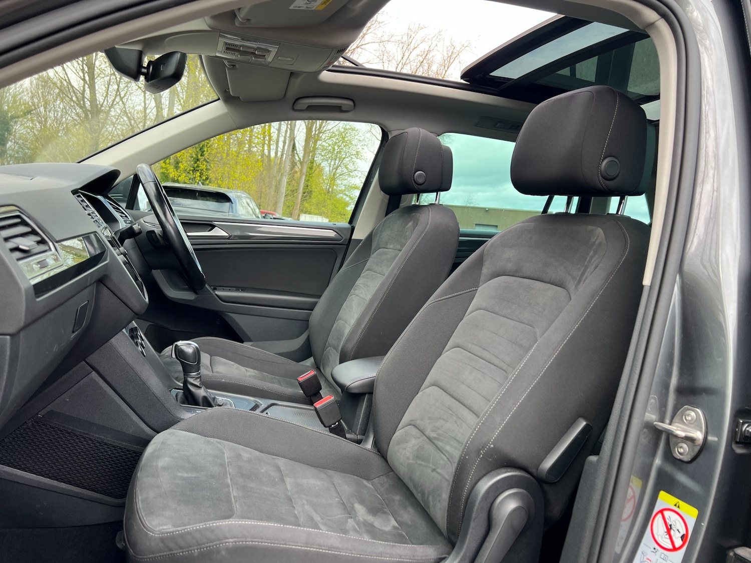 Used Volkswagen Tiguan 2018 for sale - 78122811: Photo 24