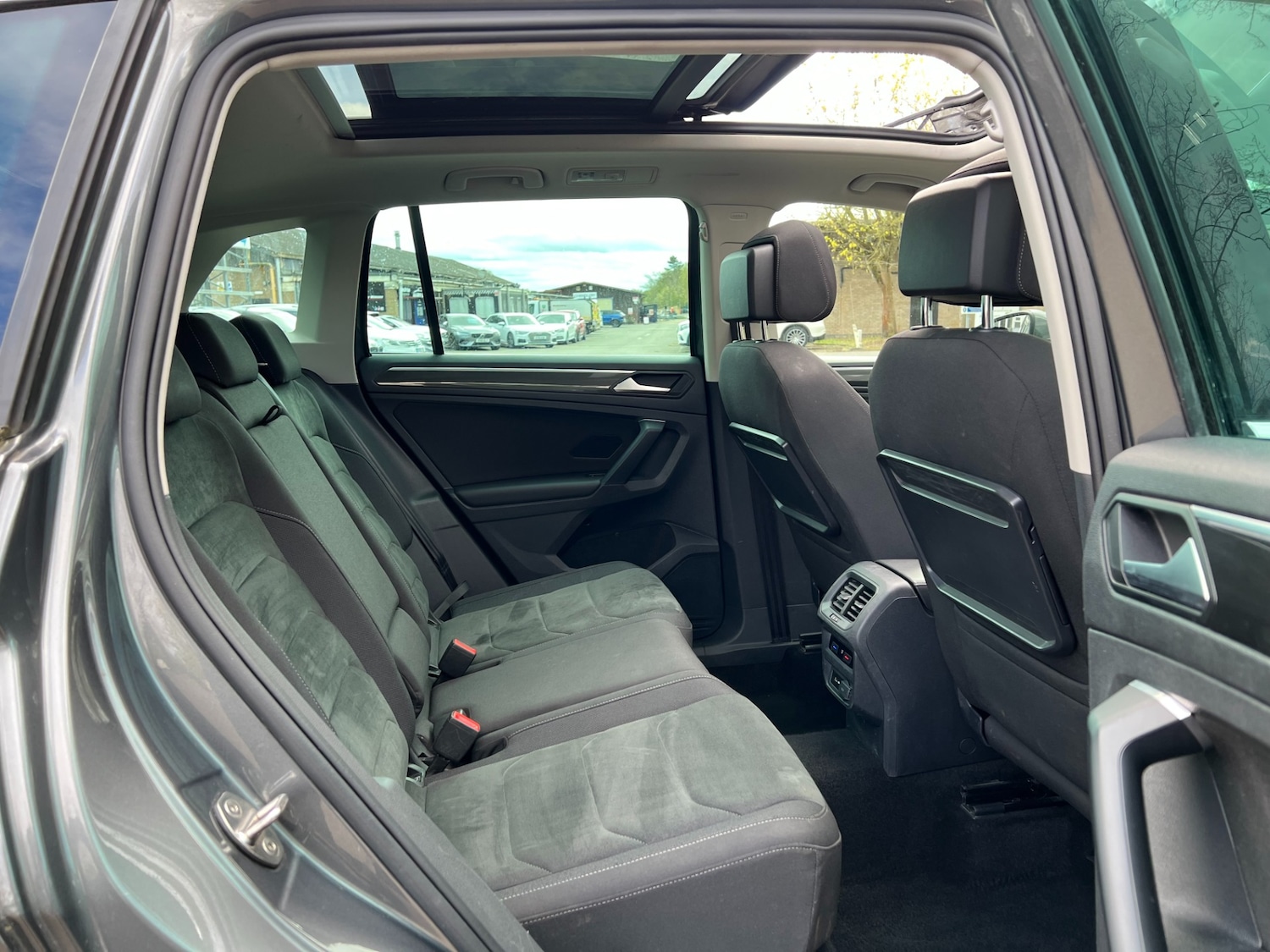 Used Volkswagen Tiguan 2018 for sale - 78122811: Photo 27