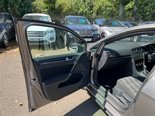 Used Volkswagen Golf 2017 for sale - 75283585: Photo 30