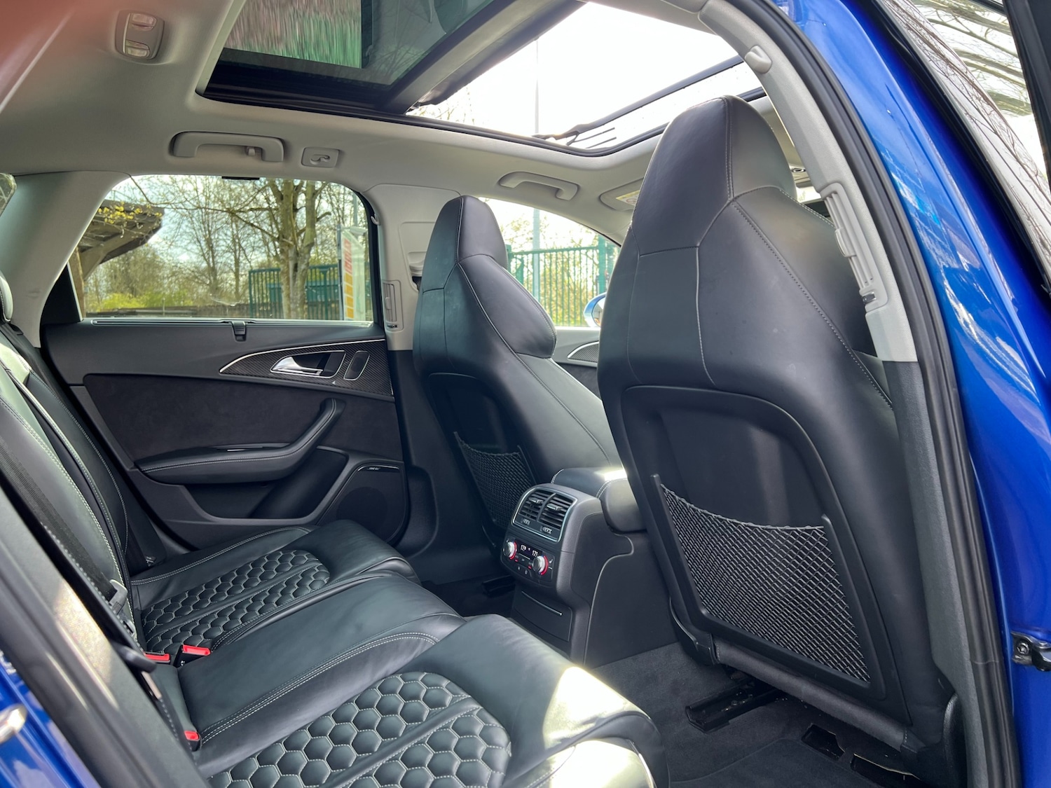 Used Audi RS6 2015 for sale - 78026339: Photo 28