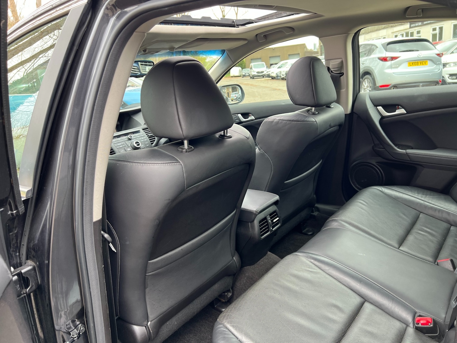 Used Honda Accord 2012 for sale - 77998767: Photo 28