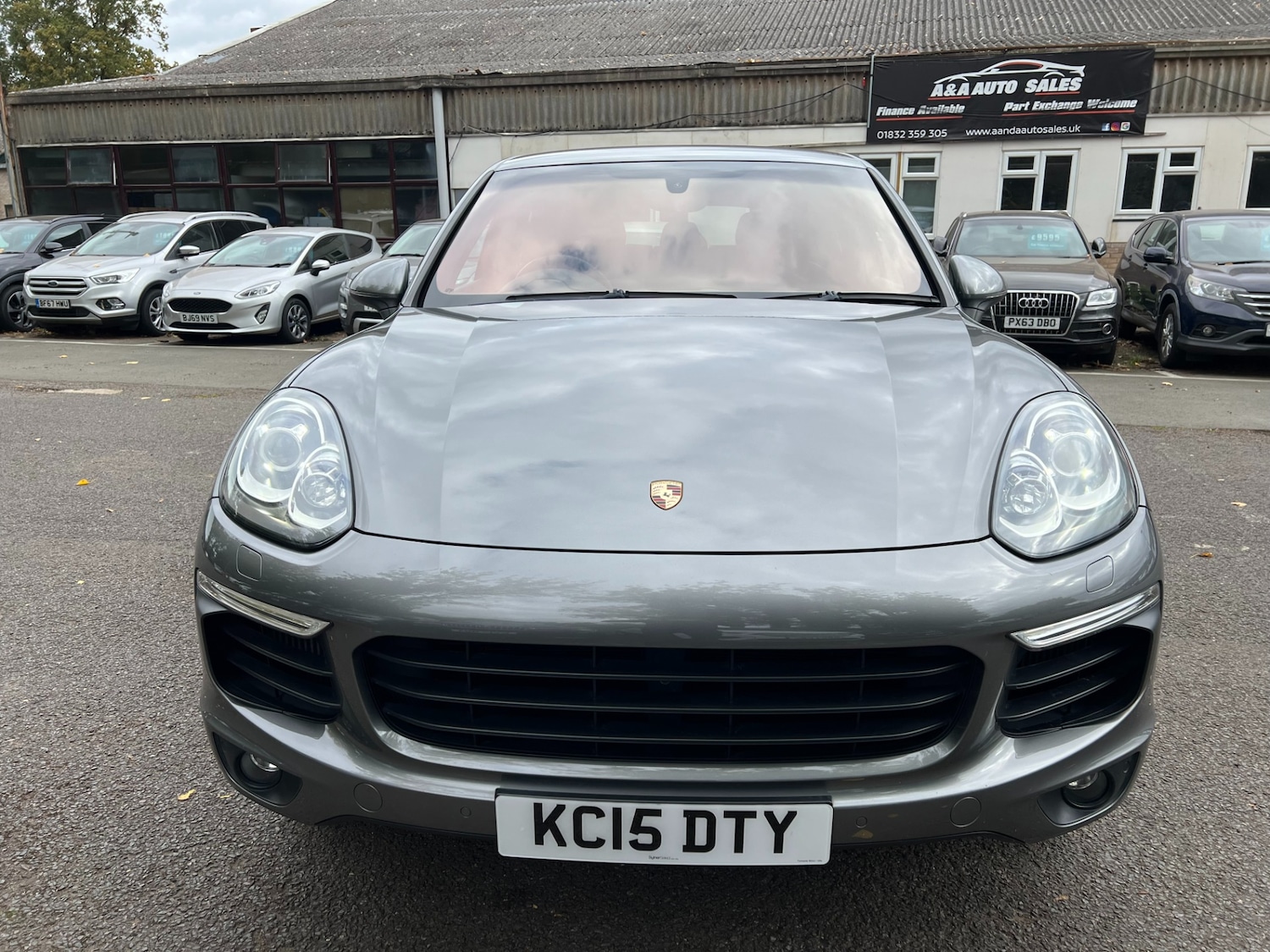 Used Porsche Cayenne 2015 for sale - 76207721: Photo 2