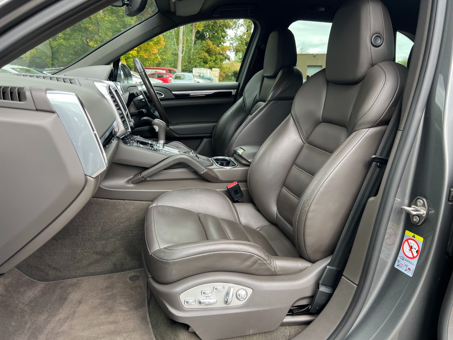 Used Porsche Cayenne 2015 for sale - 76207721: Photo 24