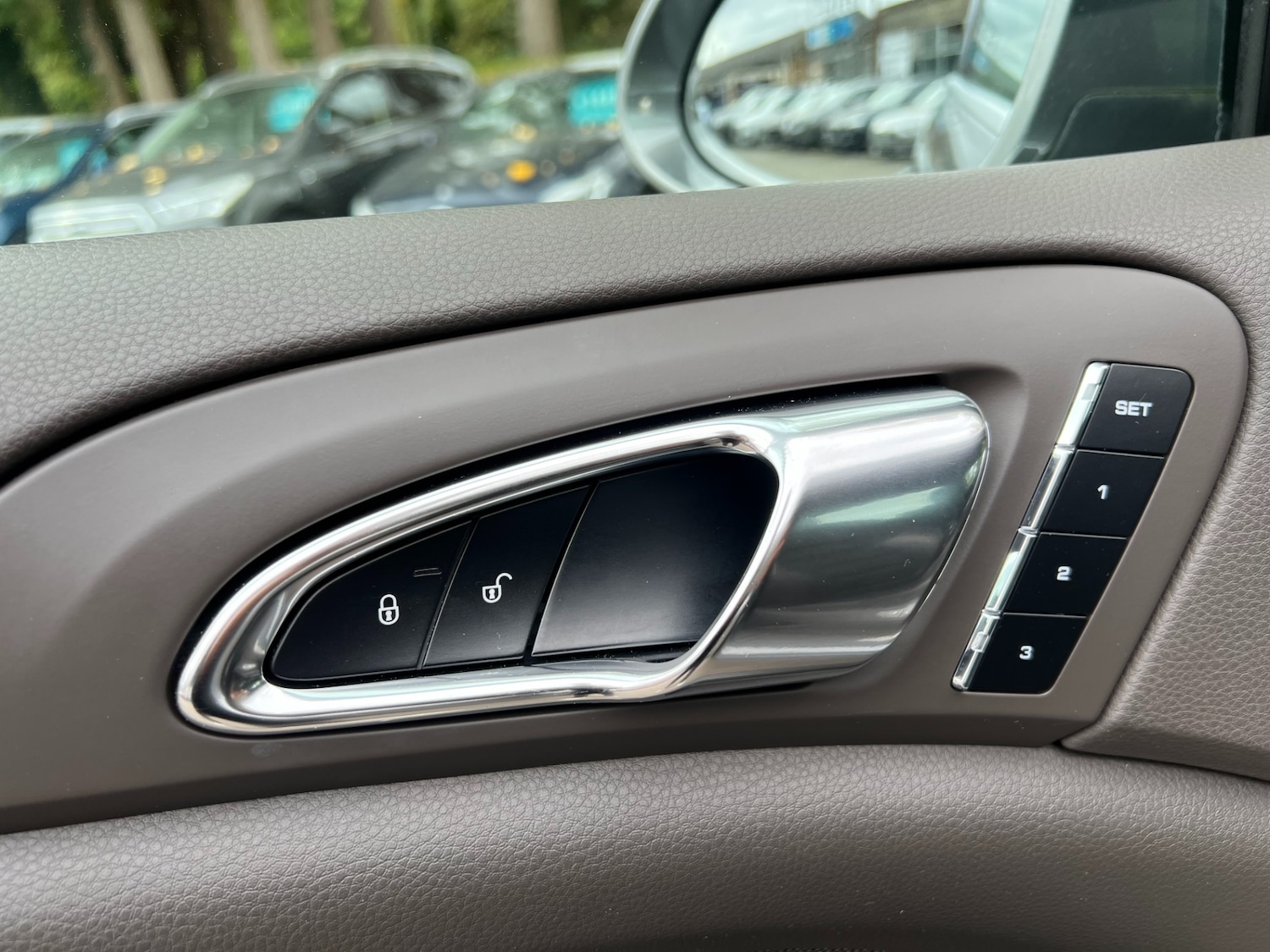 Used Porsche Cayenne 2015 for sale - 76207721: Photo 27