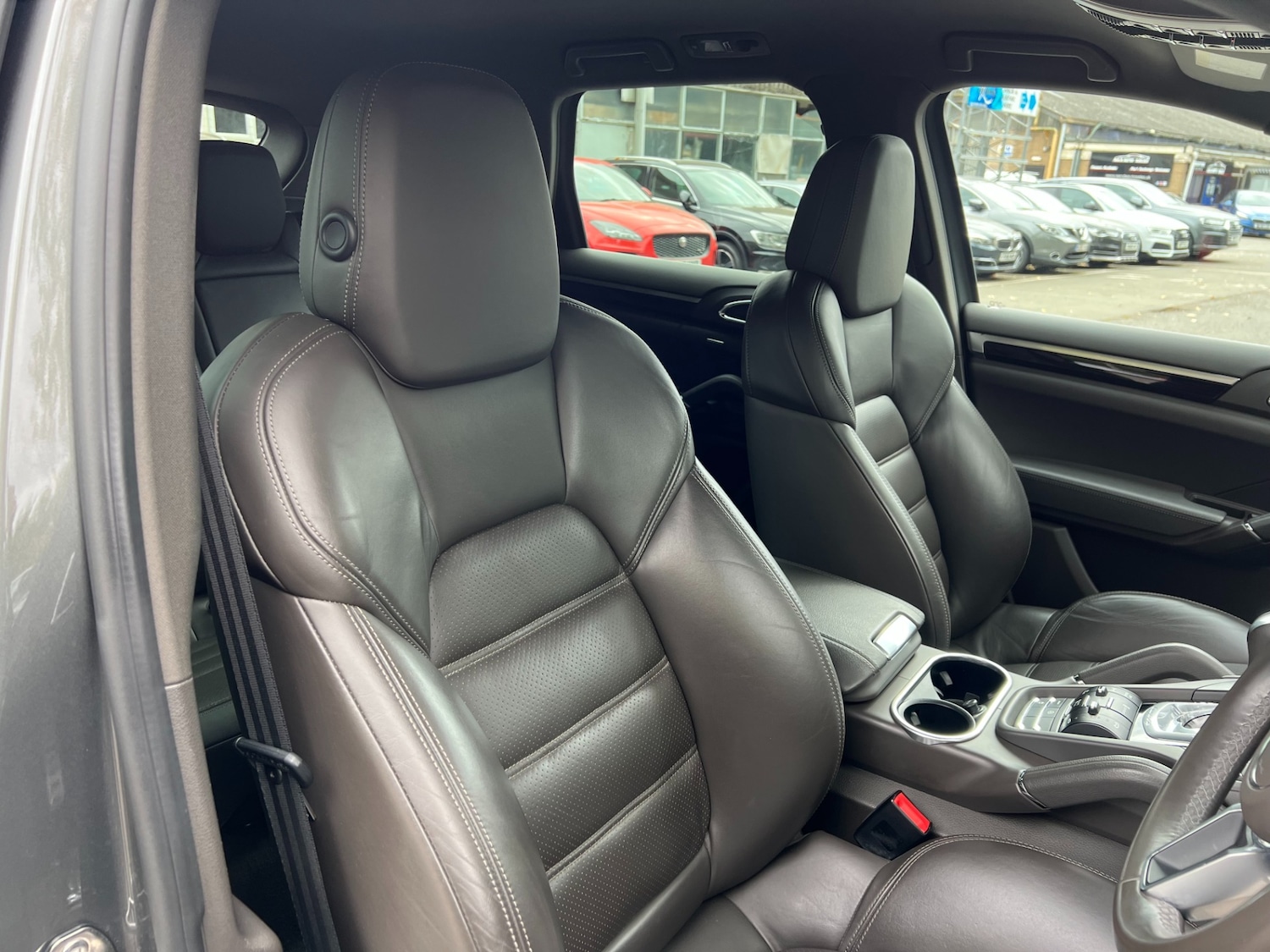 Used Porsche Cayenne 2015 for sale - 76207721: Photo 28