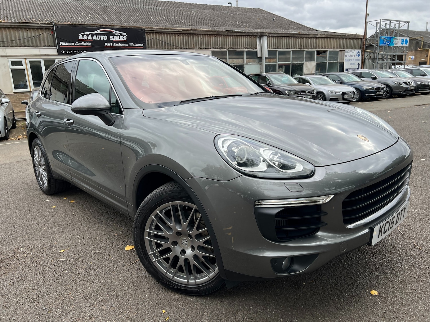 Used Porsche Cayenne 2015 for sale - 76207721: Photo 3