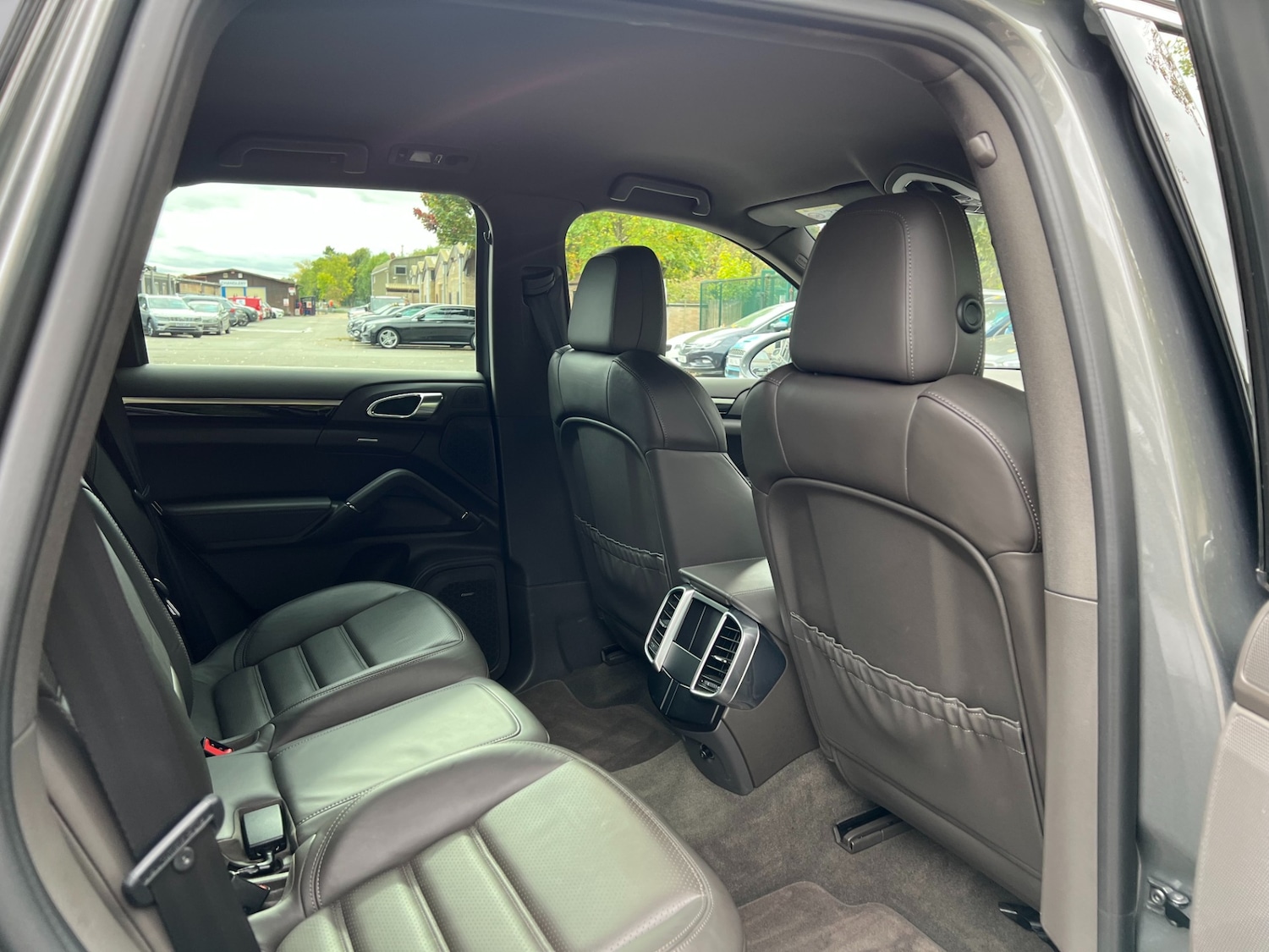 Used Porsche Cayenne 2015 for sale - 76207721: Photo 32