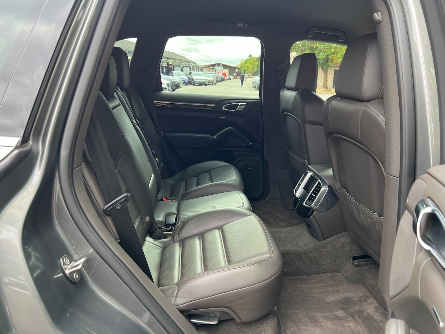 Used Porsche Cayenne 2015 for sale - 76207721: Photo 33