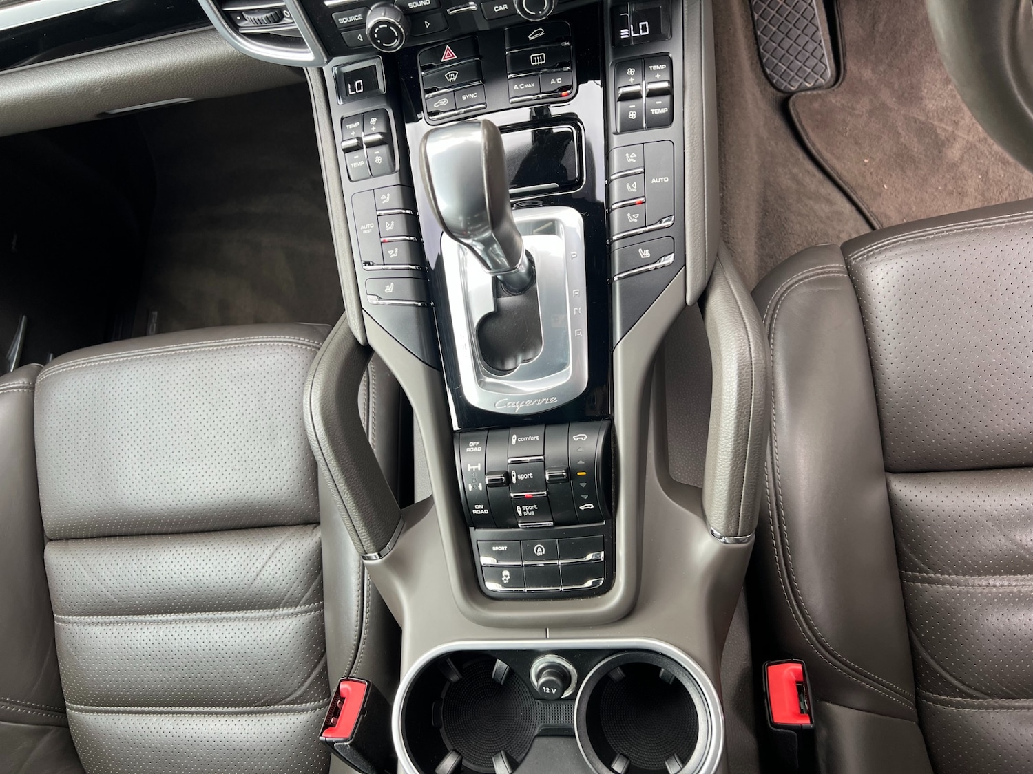 Used Porsche Cayenne 2015 for sale - 76207721: Photo 38