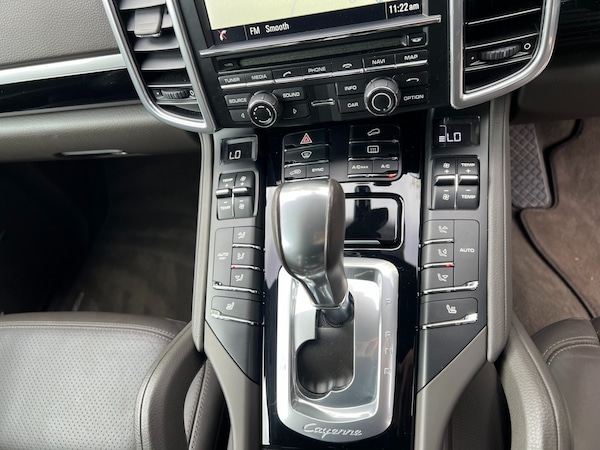 Used Porsche Cayenne 2015 for sale - 76207721: Photo 39