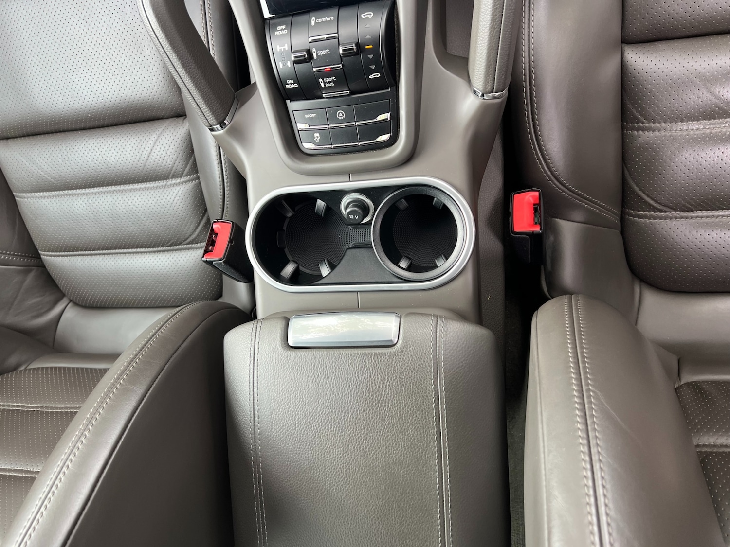 Used Porsche Cayenne 2015 for sale - 76207721: Photo 40