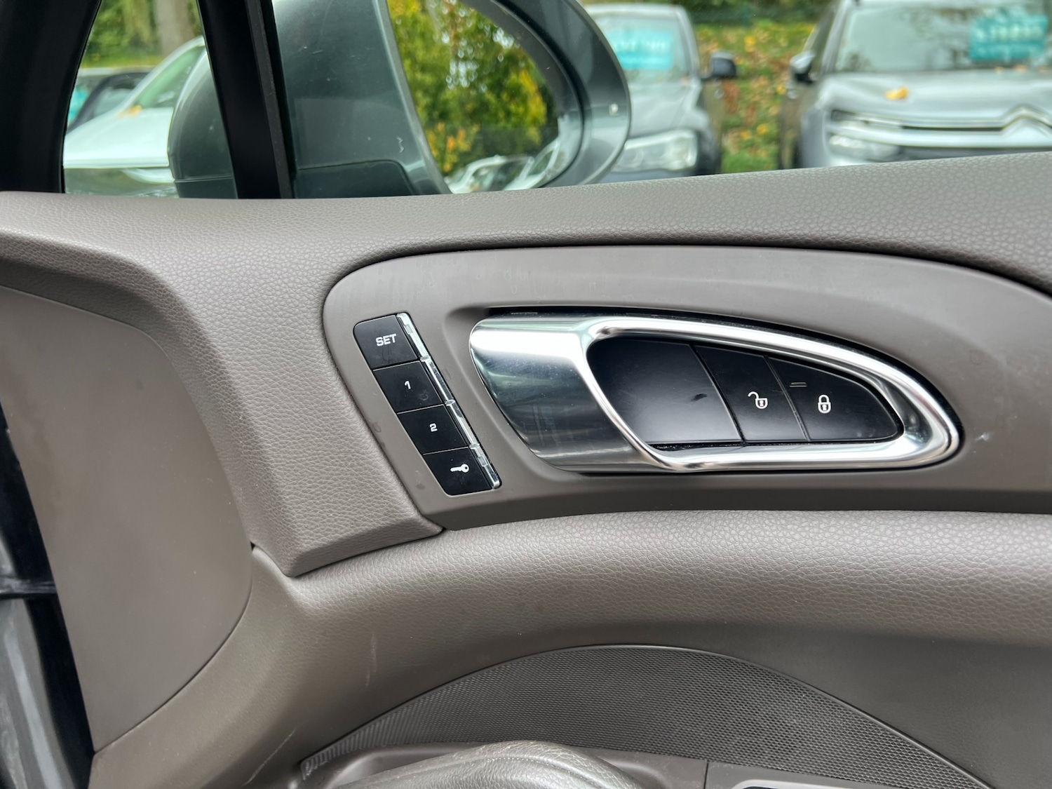 Used Porsche Cayenne 2015 for sale - 76207721: Photo 41