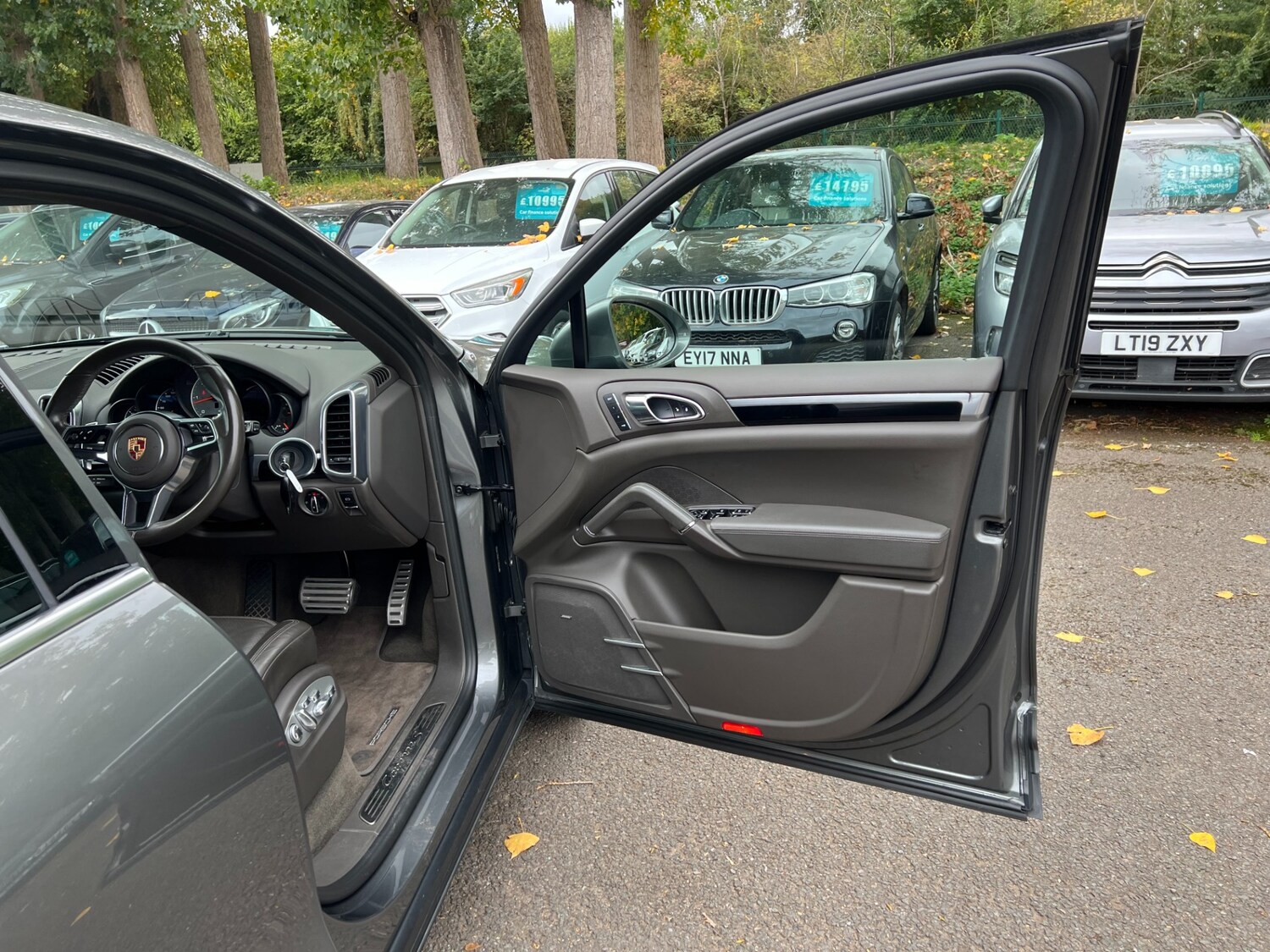 Used Porsche Cayenne 2015 for sale - 76207721: Photo 49